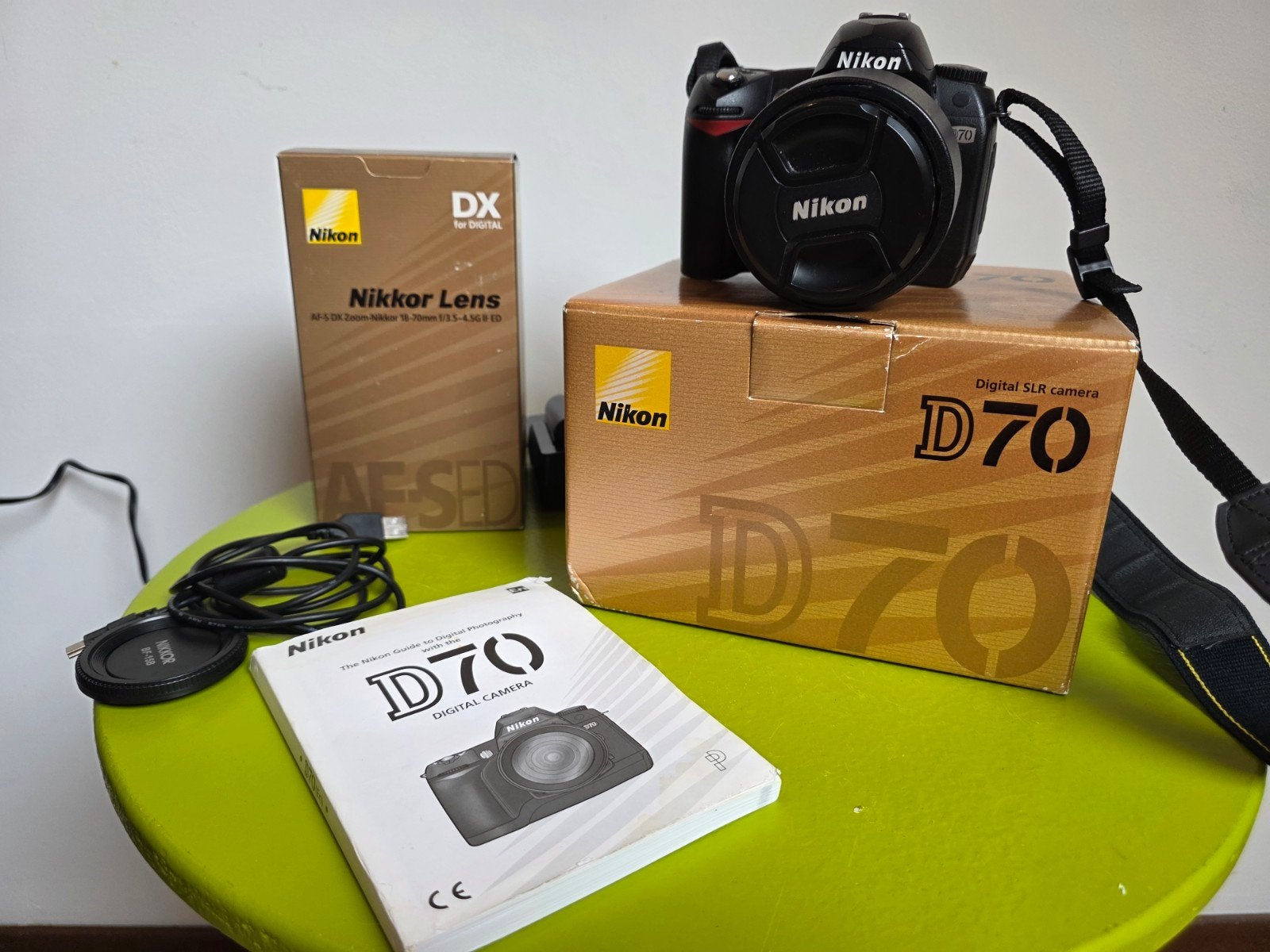 Complete Nikon D70 DSLR Set + Nikkor 18-70mm Lens, Ophalen, Gebruikt