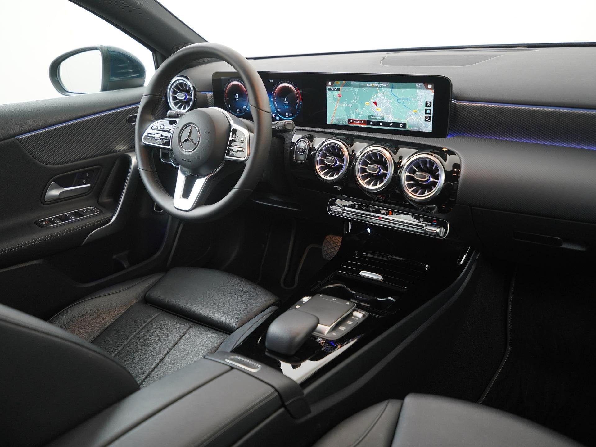 Mercedes-Benz A-klasse 250e Progressive | Leder | Camera | W, Auto's, Gebruikt, 4 cilinders, Blauw, Bedrijf
