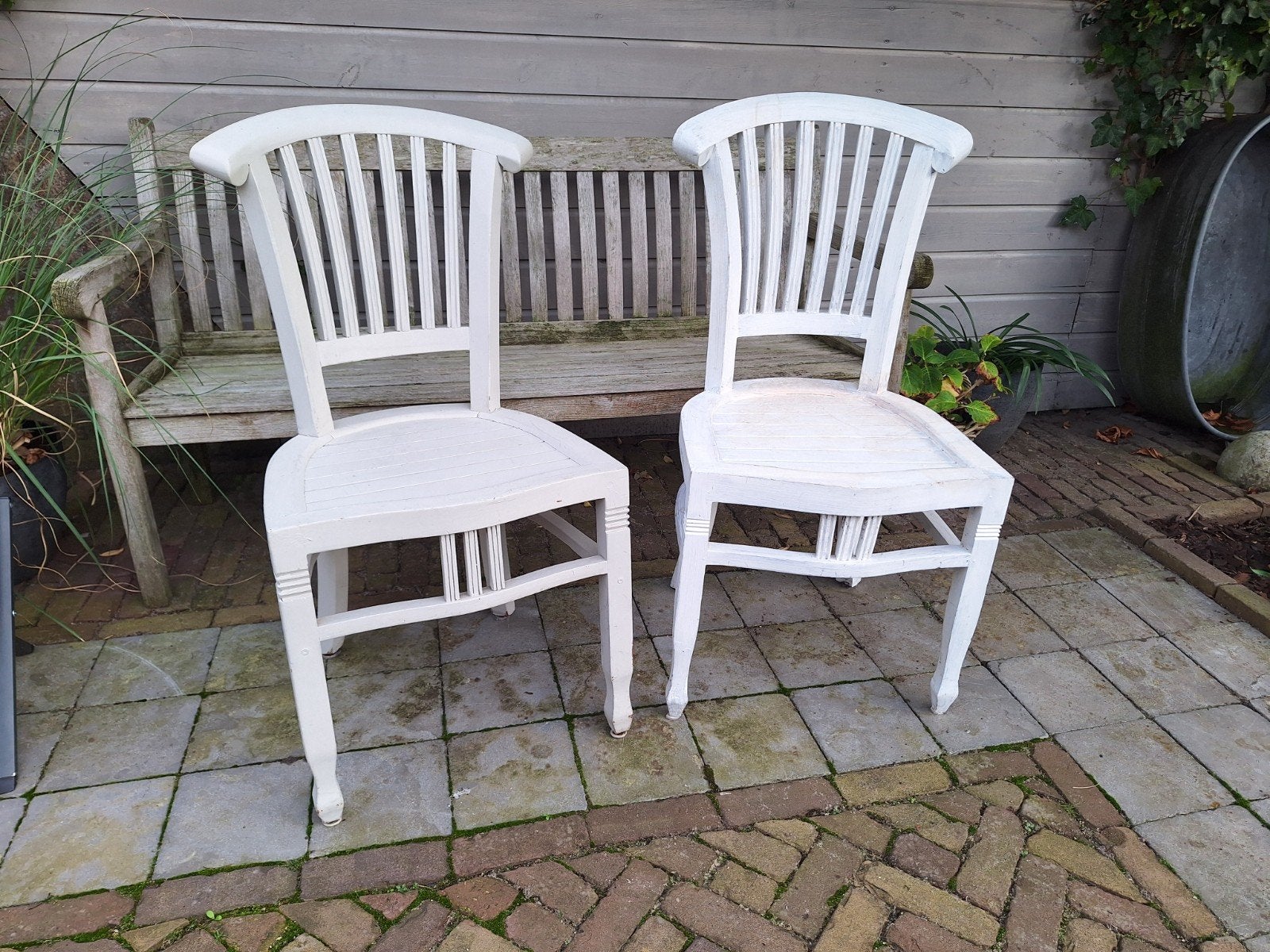 gratis 2 eethoekstoelen van hardhout, Huis en Inrichting, Ophalen, Gebruikt, Bruin, Hout