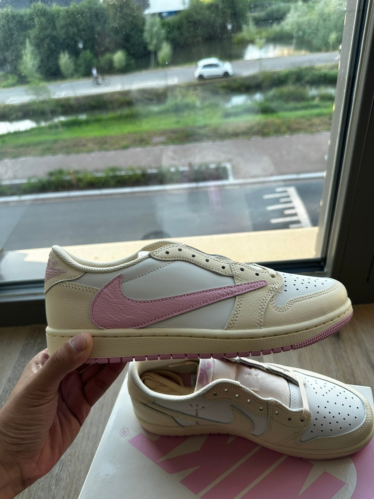 Nike Jordan 1 Travis Scott Shy Pink, Overige kleuren, Nieuw, Ophalen of Verzenden, Sneakers of Gympen