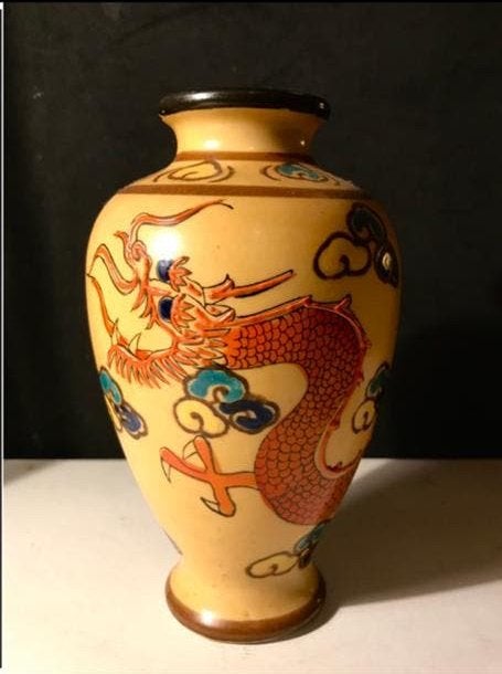 Japanse Draken vaas porseliijn, Antiek en Kunst, Verzenden