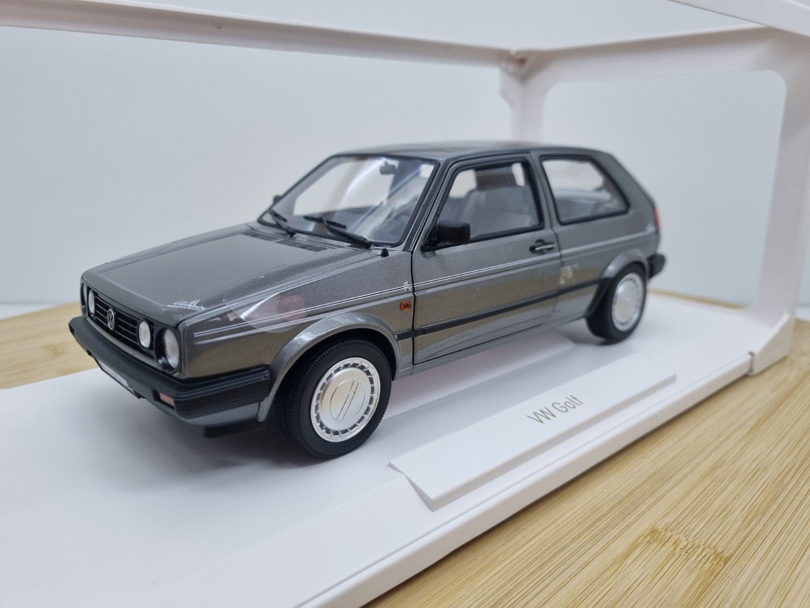 Norev Volkswagen Golf MK2 Champion uitvoering 1:18, Hobby en Vrije tijd, Modelauto's | 1:18, Auto, Verzenden, Nieuw, Norev