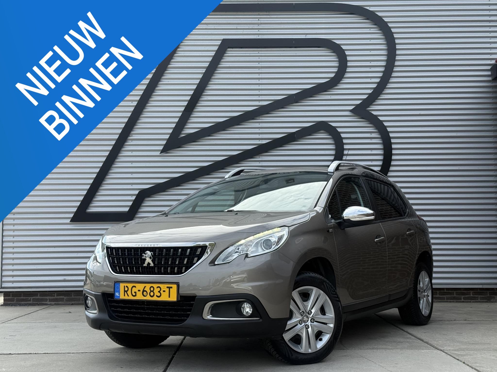 Peugeot 2008 1.2 PureTech Active 1e Eigenaar|Navi|Trekhaak|D, Auto's, Voorwielaandrijving, Stof, Euro 6, Handgeschakeld