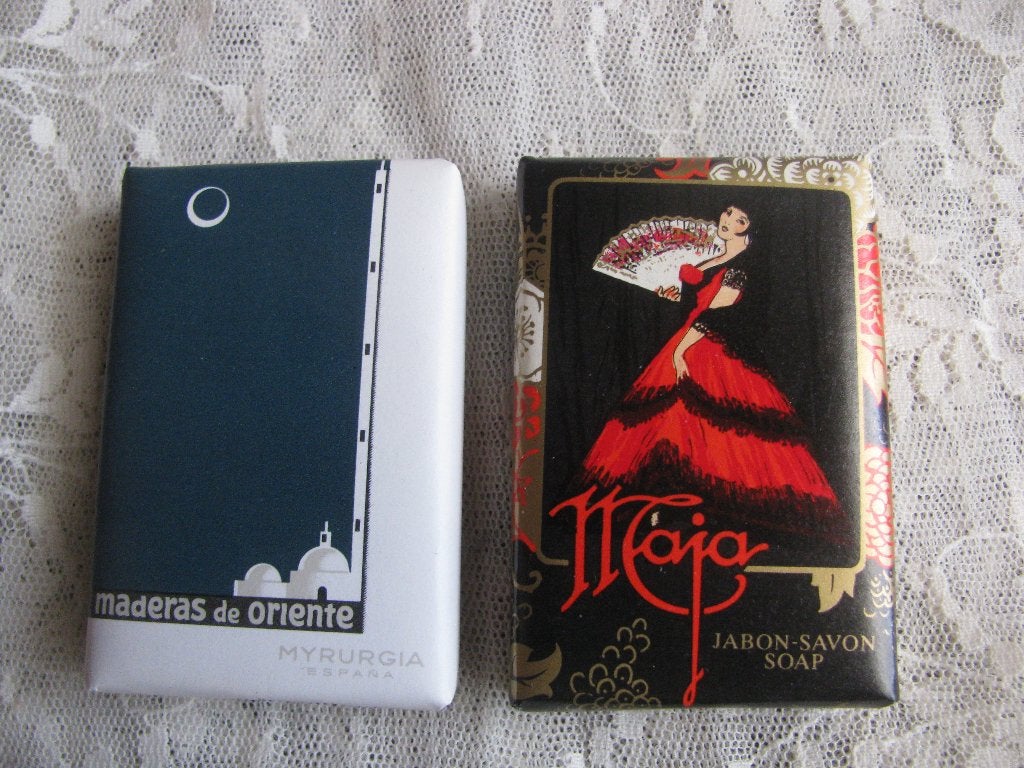 2 X Vintage Zeepje - Maja Myrurgia & Maja Maderas de Oriente, Verzenden