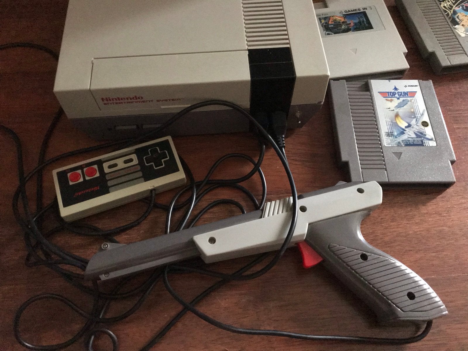 Complete Nintendo NES set met Zapper en 3 spellen, Spelcomputers en Games, Ophalen of Verzenden, Gebruikt, Met 1 controller, Met games