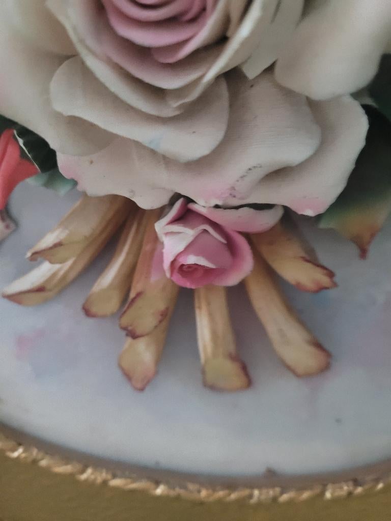 Oude houten lijst met Capodimonte bloemen, Antiek en Kunst, Curiosa en Brocante, Ophalen