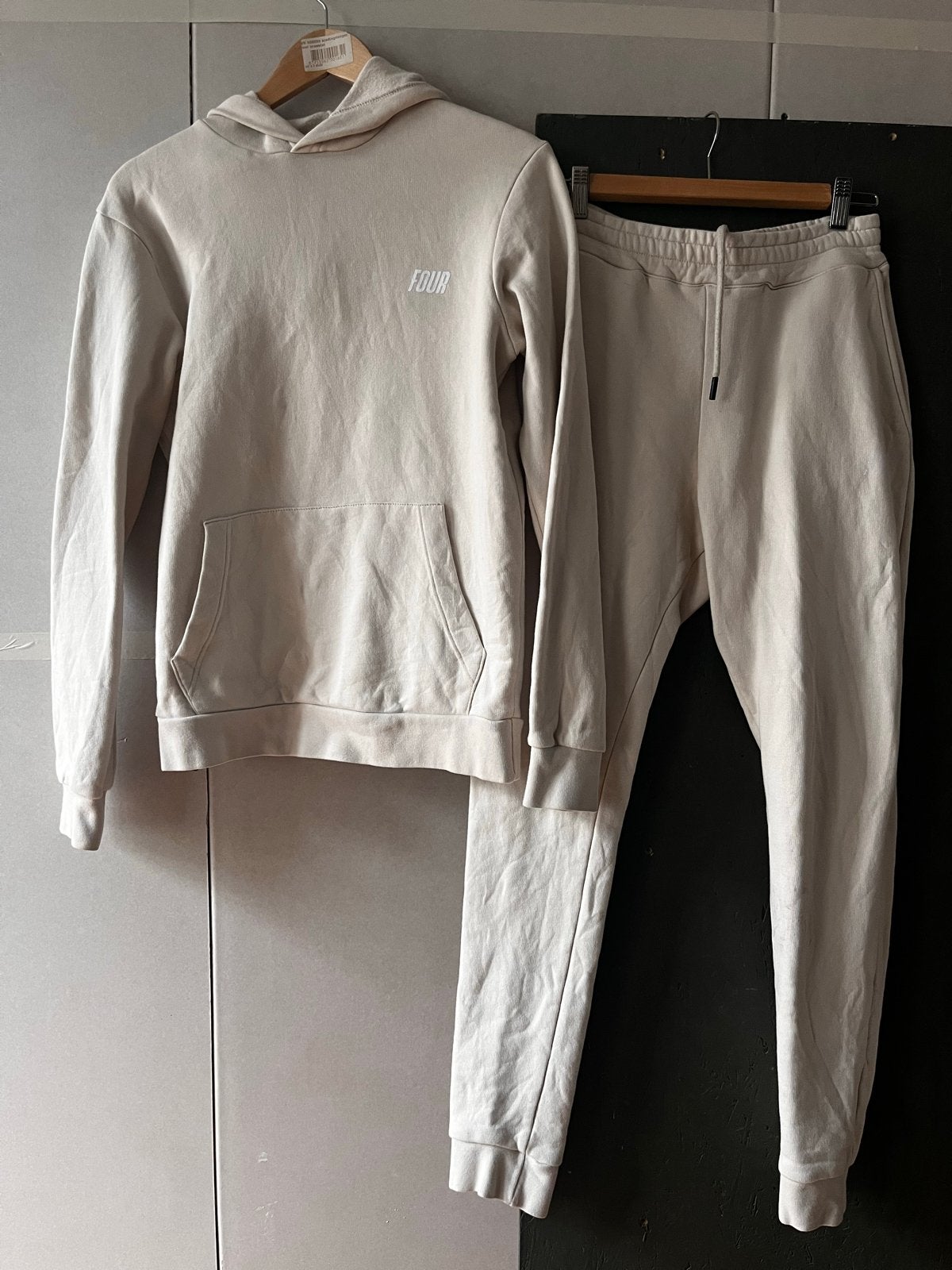 FOUR trainingspakken, hoodie en joggingbroek, Kleding | Heren, Ophalen of Verzenden, Gedragen, Maat 46 (S) of kleiner