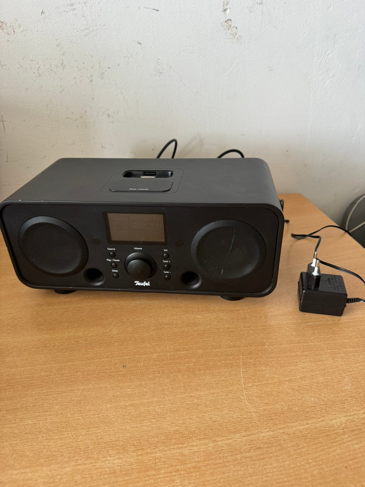 Teufel iTeufel Wekkerradio met AUX / Ipod / IPhone Dock, Ophalen of Verzenden