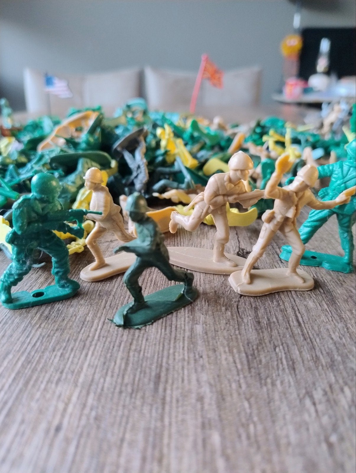 Grote partij speelgoedsoldaatjes en militaire voertuigen, Ophalen of Verzenden, Gebruikt