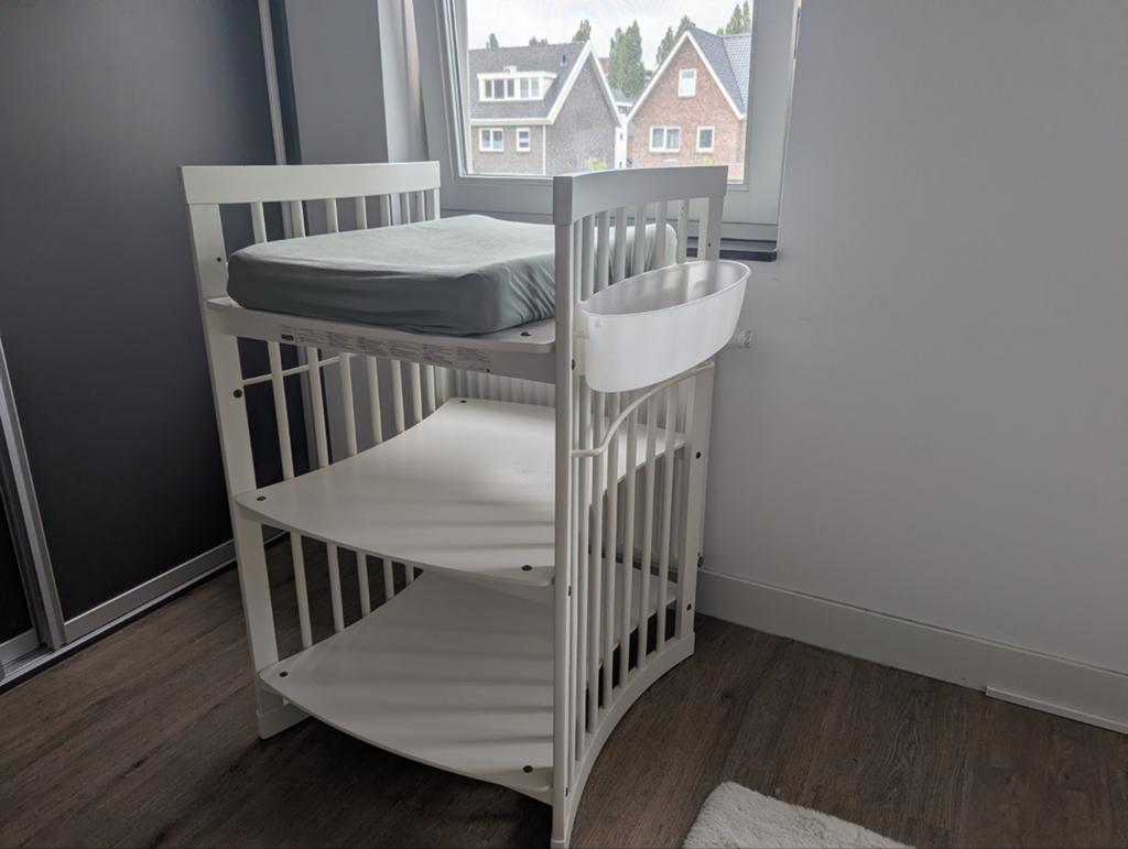 Stokke commode met Opbergruimte, Aankleedkussen, Zo goed als nieuw, Standaard, Ophalen