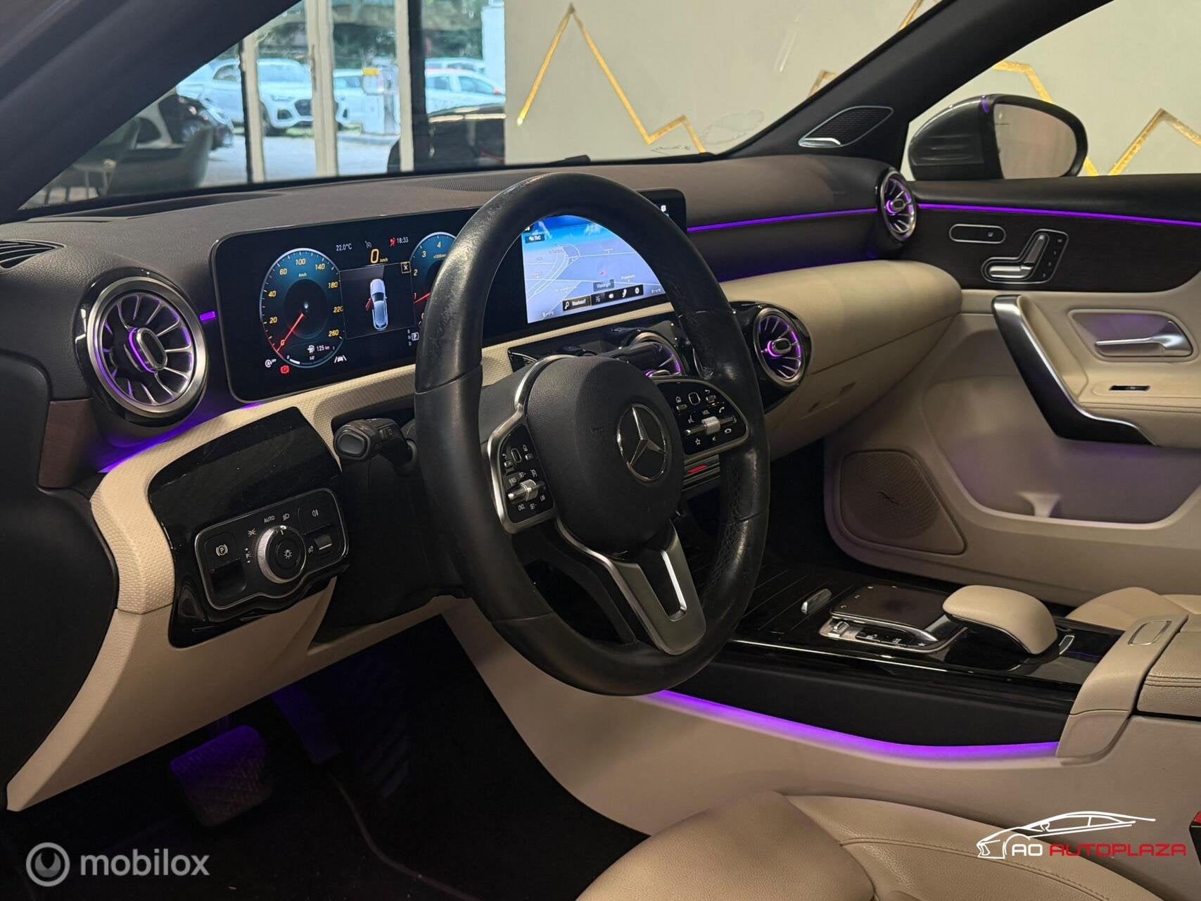 Mercedes A-klasse 200 Premium Panorama/Burmester/HUD/Memory, Auto's, Euro 6, 4 cilinders, 163 pk, 19 km/l