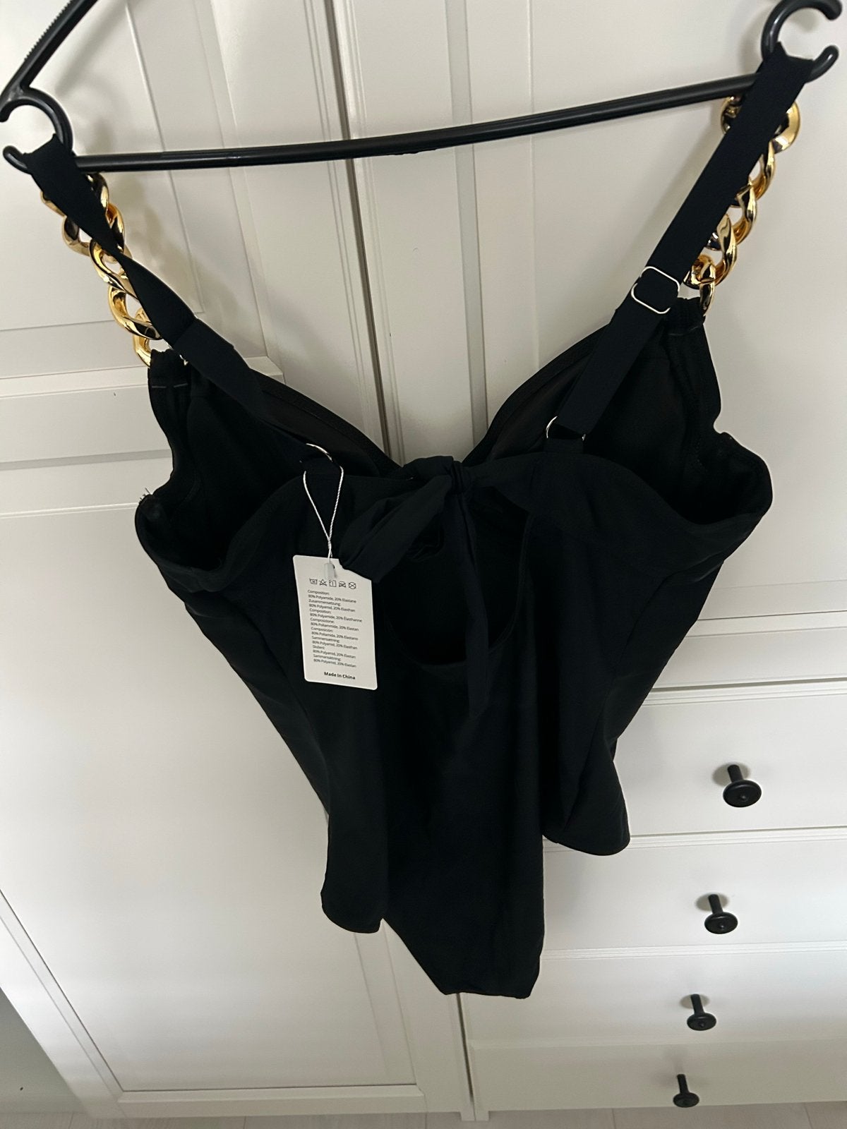 Nieuw Zwart Badpak met Gouden Kettingdetails - Maat 2XL, Ophalen of Verzenden, Nieuw, Zwart, Badpak