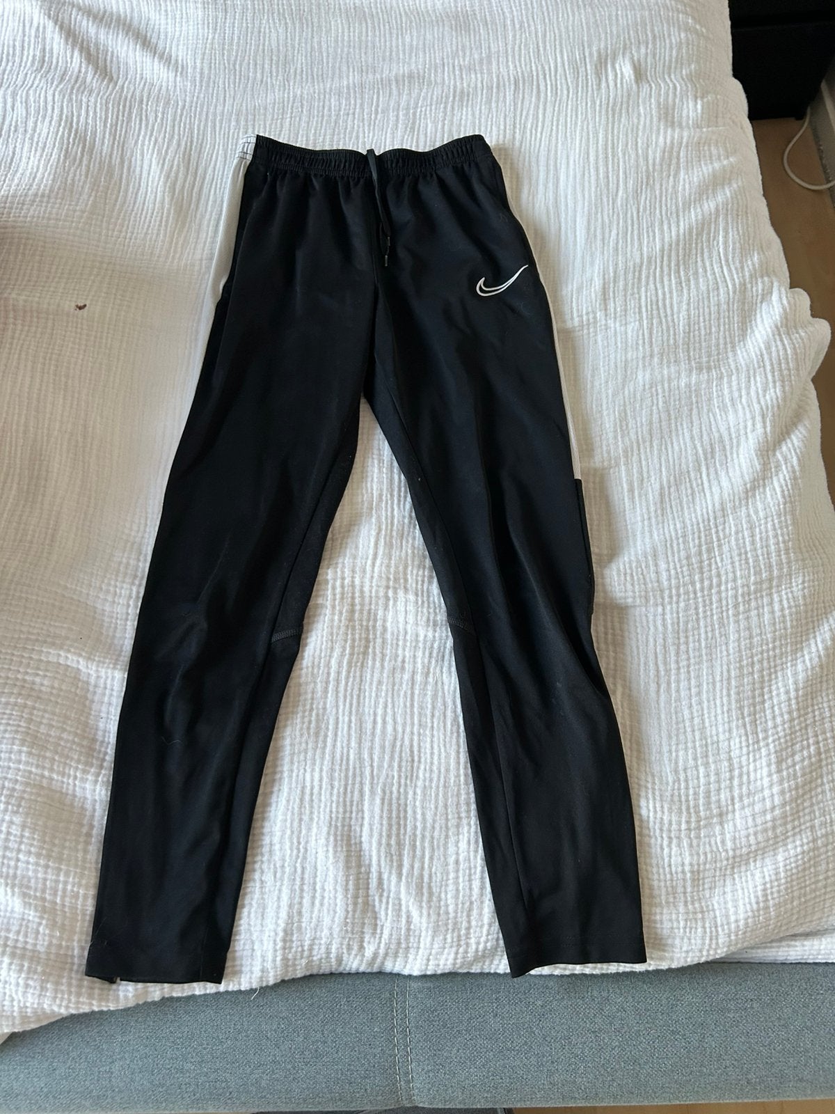 Trainingsbroek nike, Ophalen of Verzenden, Zo goed als nieuw, Jongen of Meisje, Broek