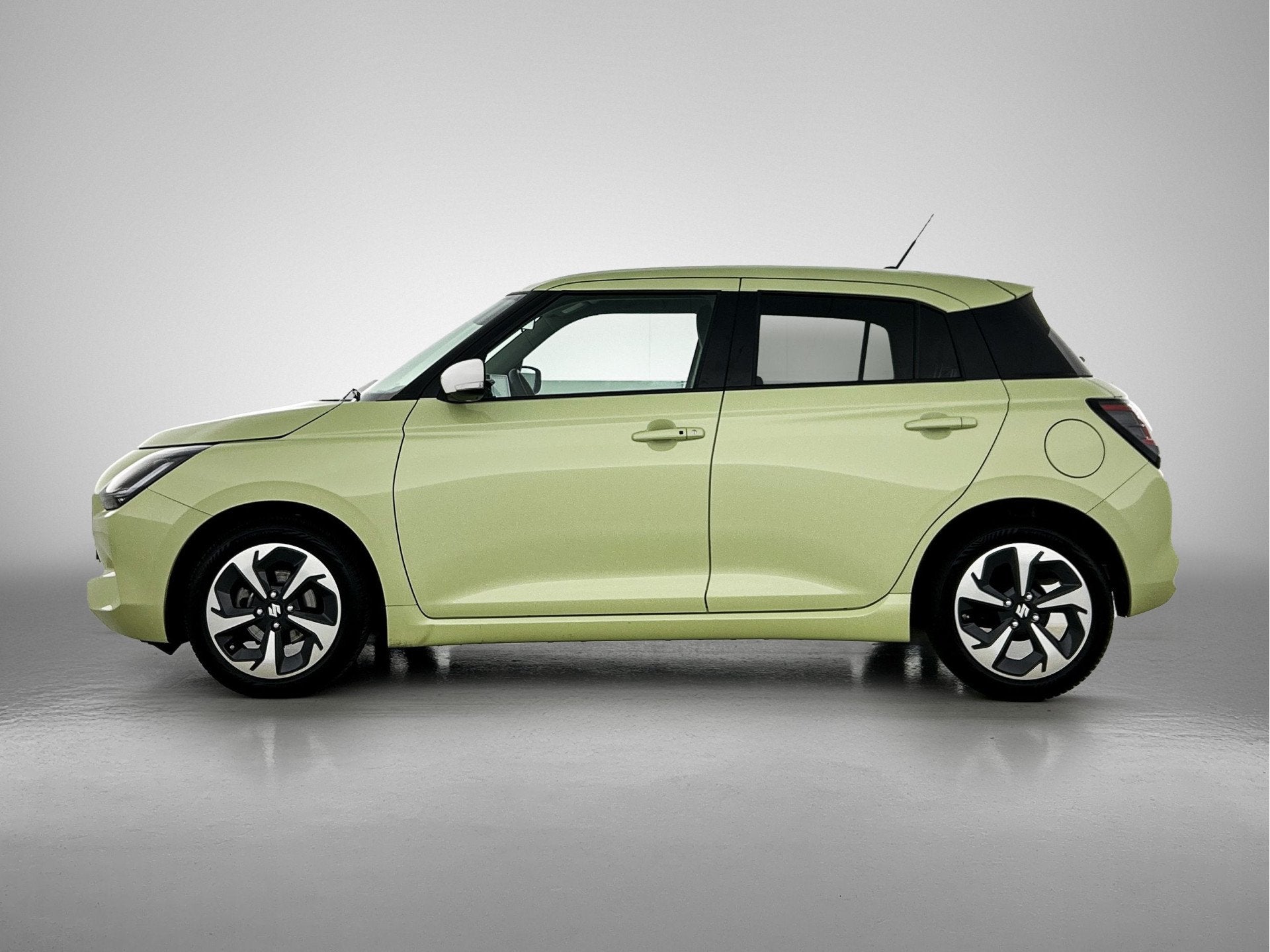 Suzuki Swift 1.2 Style Smart Hybrid | BTW Voertuig | Dodehoe, Voorwielaandrijving, 12 maanden, Stof, Gebruikt