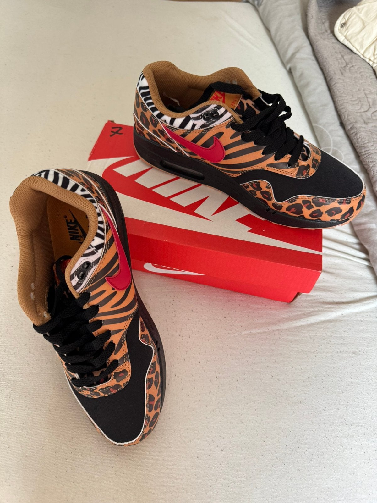 Schoon NikE, Ophalen, Zo goed als nieuw, Wit, Sneakers of Gympen