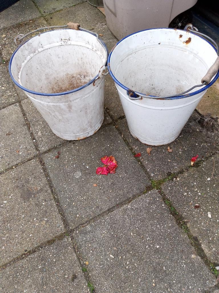emaille emmers wit met blauwe rand, Ophalen