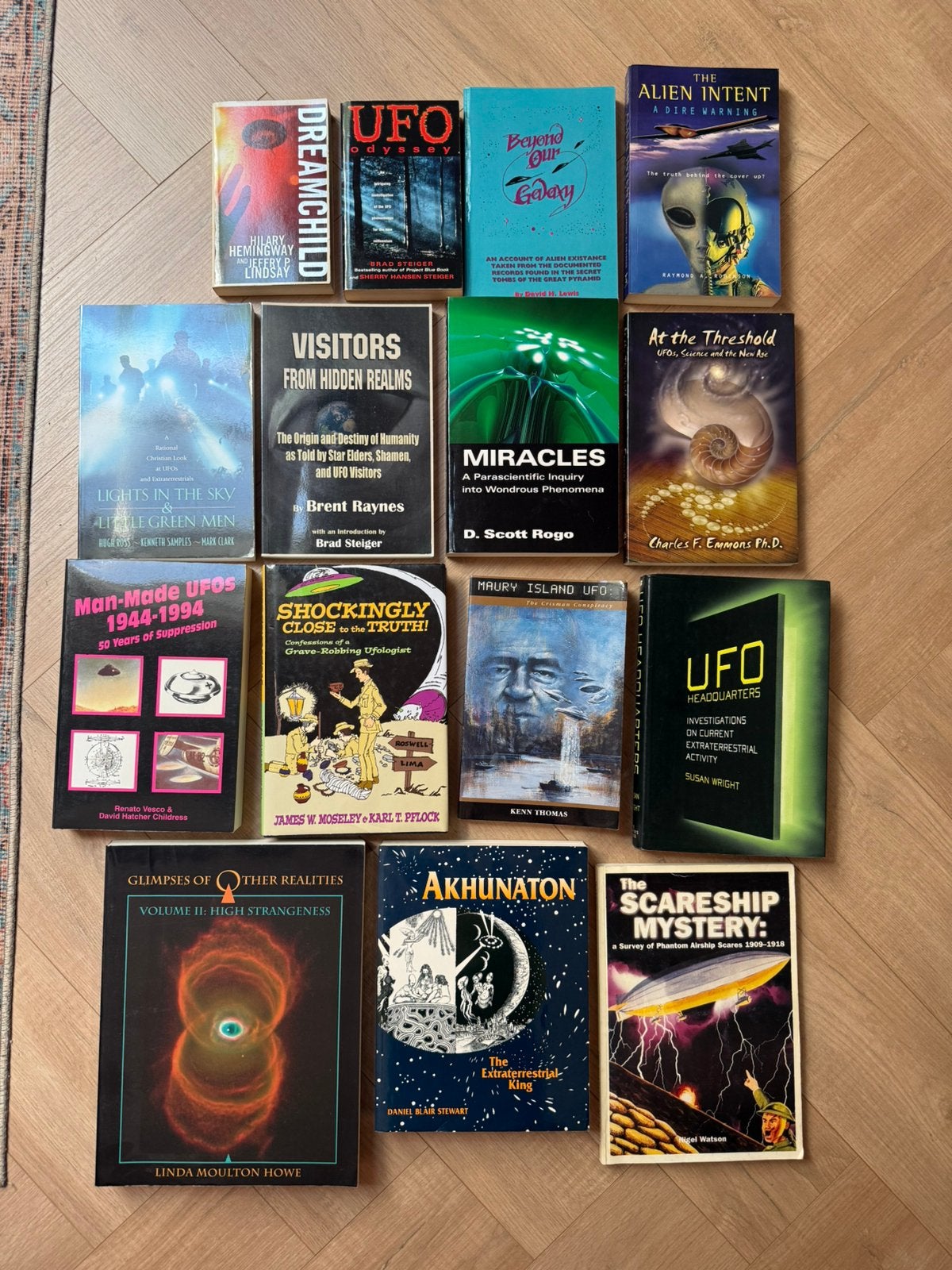 Engelstalige UFO buitenaardse- en paranormaleboeken te koop, Ophalen of Verzenden, Zo goed als nieuw, Overige