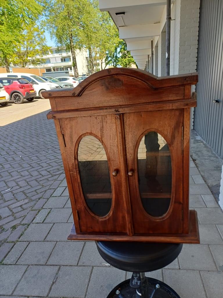 Mooi klein antiek kastje., Ophalen of Verzenden