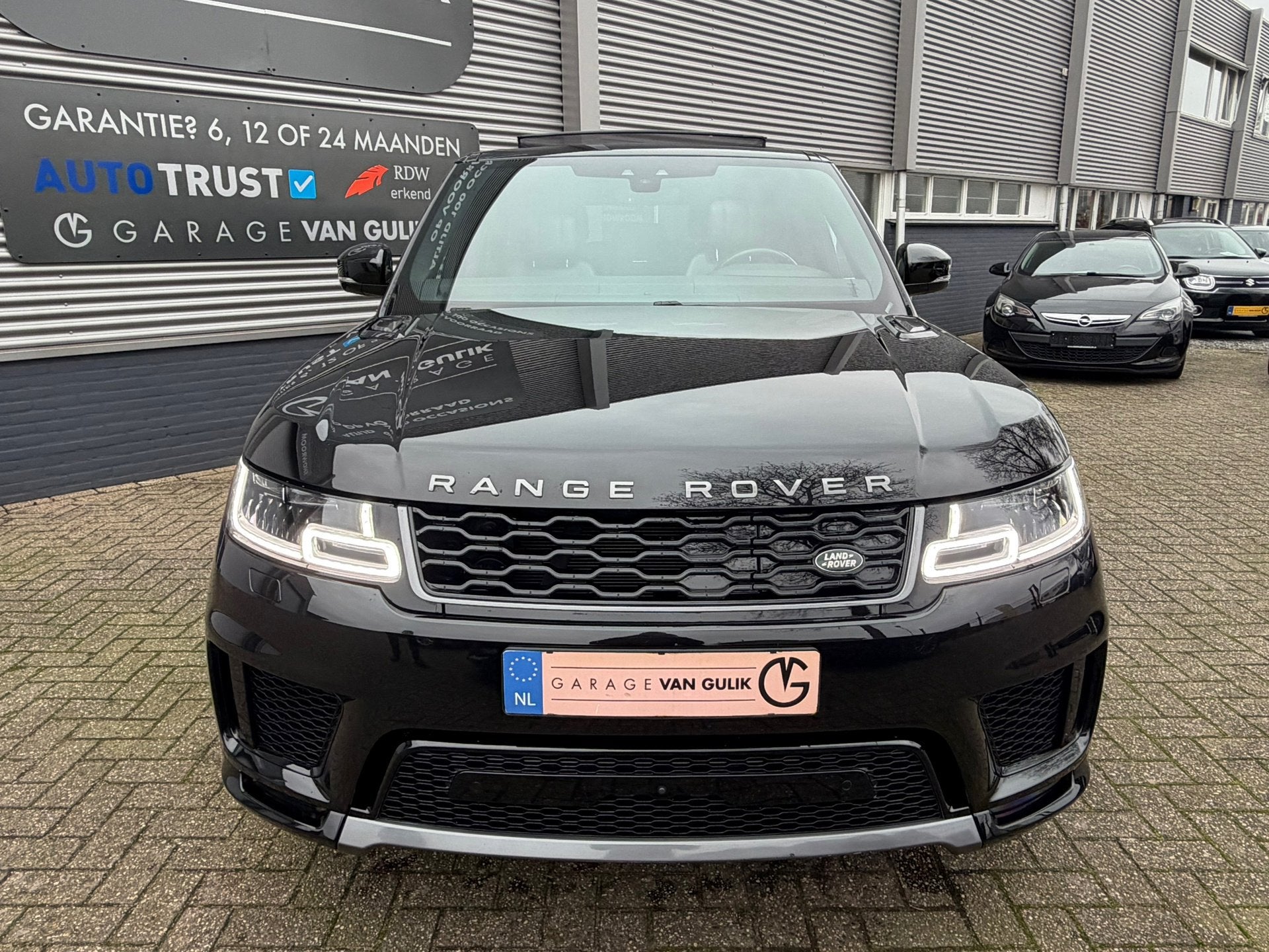 Land Rover Range Rover Sport P400e HSE Dynamic Stealth 404PK, Auto's, Land Rover, Automaat, Gebruikt, 4 cilinders, 2500 kg