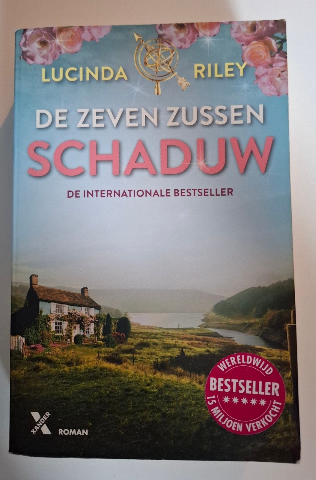 De Zeven Zussen - Schaduw (deel 3) - Lucinda Riley, Boeken, Romans, Ophalen of Verzenden, Zo goed als nieuw, Lucinda Riley, Nederland