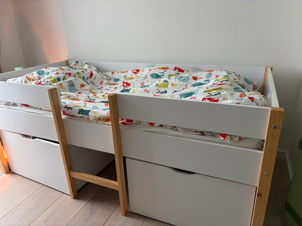 Half hoogslaper GRATIS op te halen, Kinderen en Baby's, Kinderkamer | Stapelbedden en Hoogslapers, Ophalen of Verzenden, Zo goed als nieuw