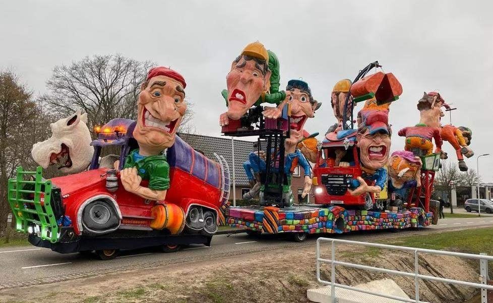 Carnavalswagen Thema: Transport, Wegwerken, Ophalen, Zo goed als nieuw, Overige typen, Carnaval