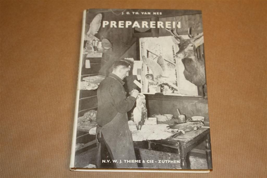 Boek over het prepareren van dieren, Ophalen of Verzenden, Gelezen, Overige diersoorten
