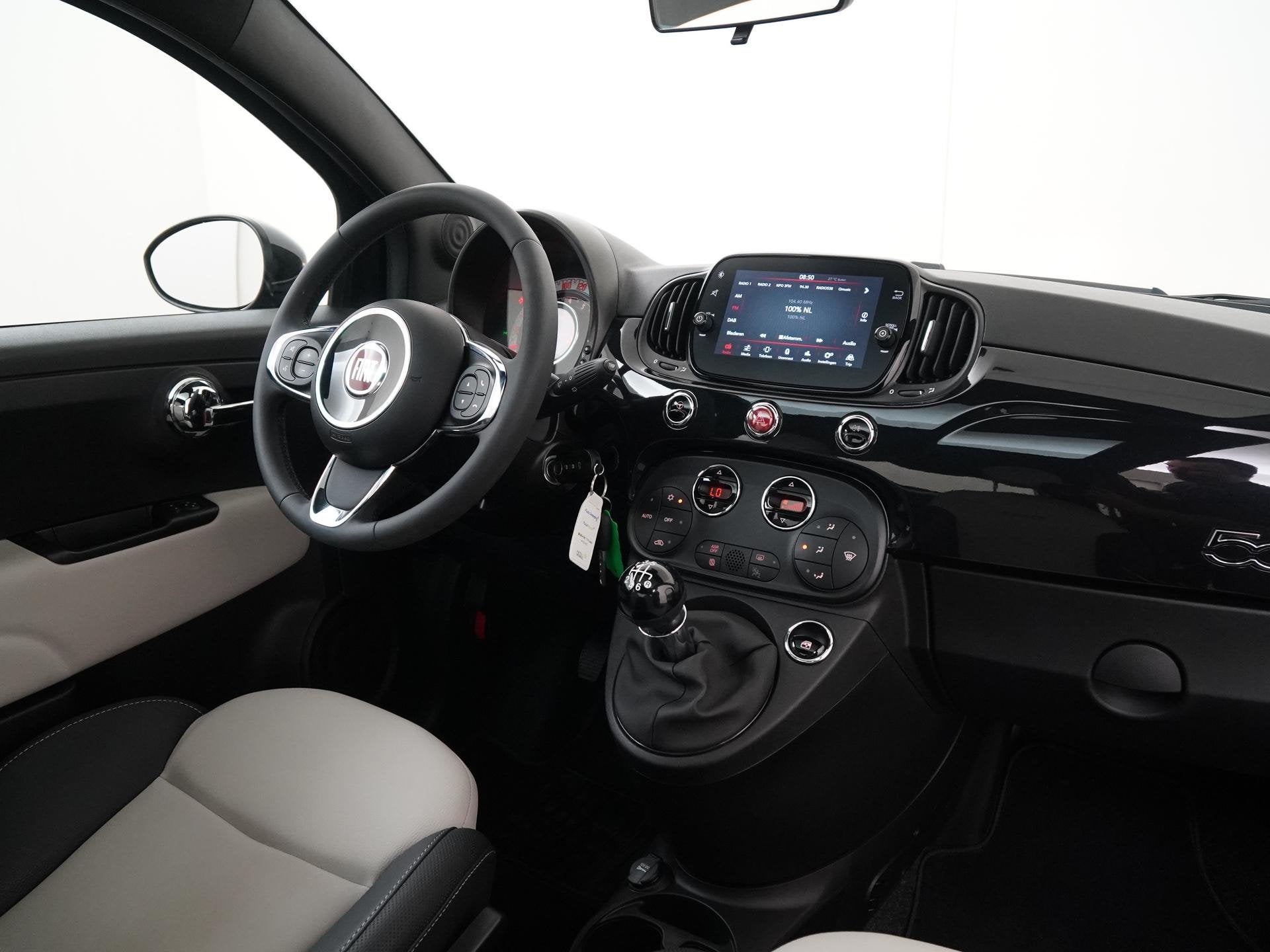 Fiat 500 1.0 Hybrid Dolcevita | Panoramadak | Apple/Android, Voorwielaandrijving, 12 maanden, Stof, Gebruikt