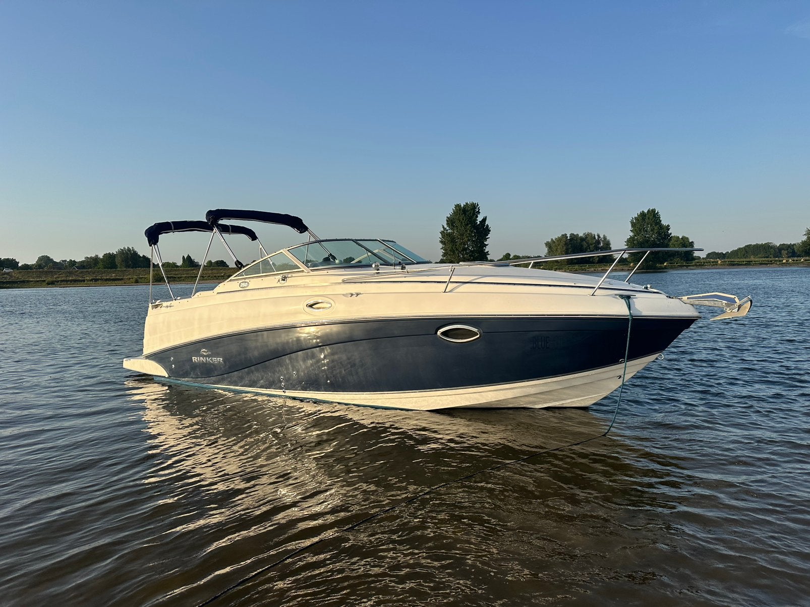 Inruil mogelijk! RINKER 250 Sport bomvol, goed onderhouden, Ophalen, Binnenboordmotor, Zo goed als nieuw, 200 pk of meer