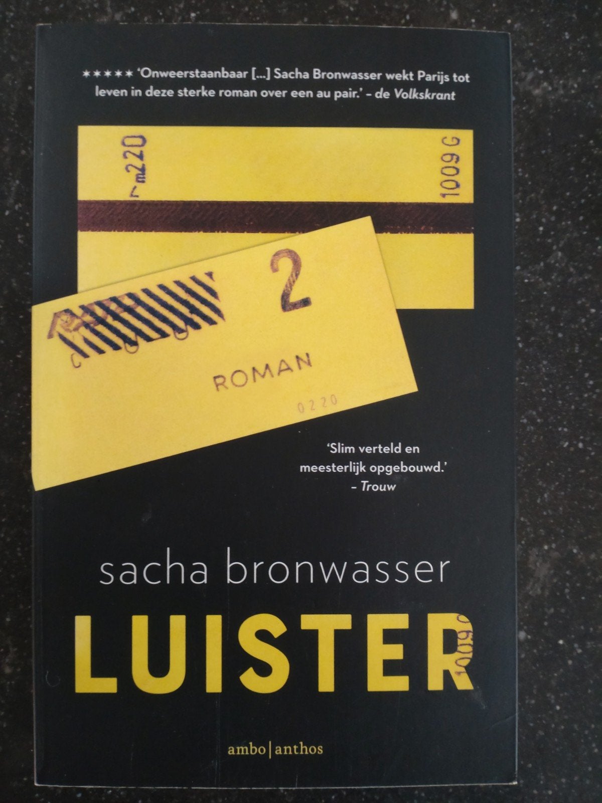 Sacha Bronwasser - Luister, Ophalen of Verzenden, Zo goed als nieuw, Sacha Bronwasser