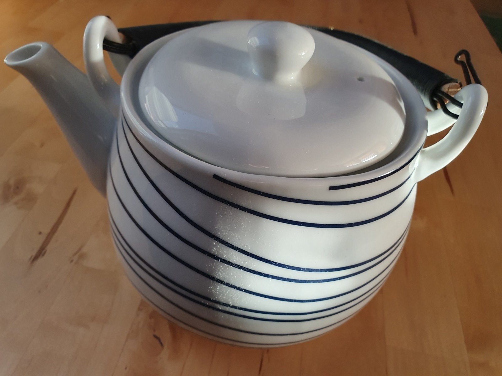 Theepotje  oosterse stijl, blauw/wit, geproduceerd voor KLM, Aziatisch, Overige merken, Keramiek, Ophalen of Verzenden