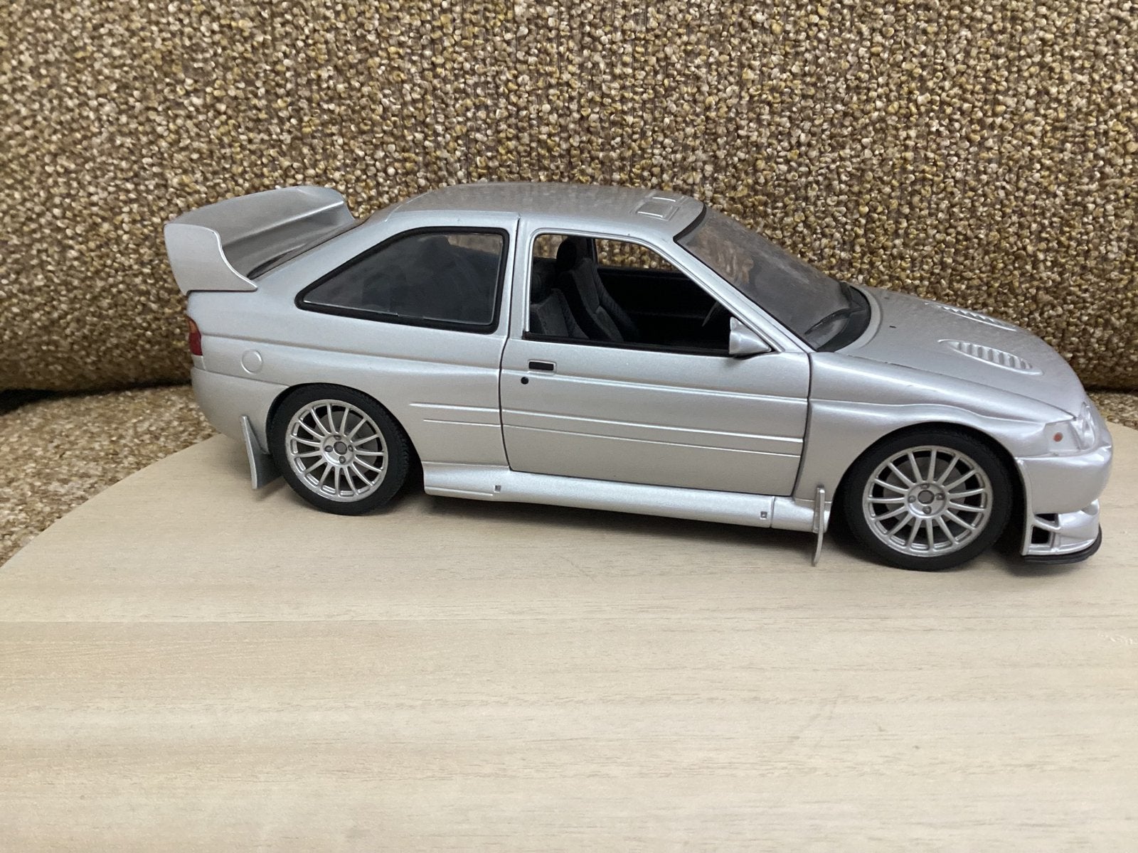 Ford Escort WRC 1:18 1995, Ophalen of Verzenden, Zo goed als nieuw, Auto, UT Models