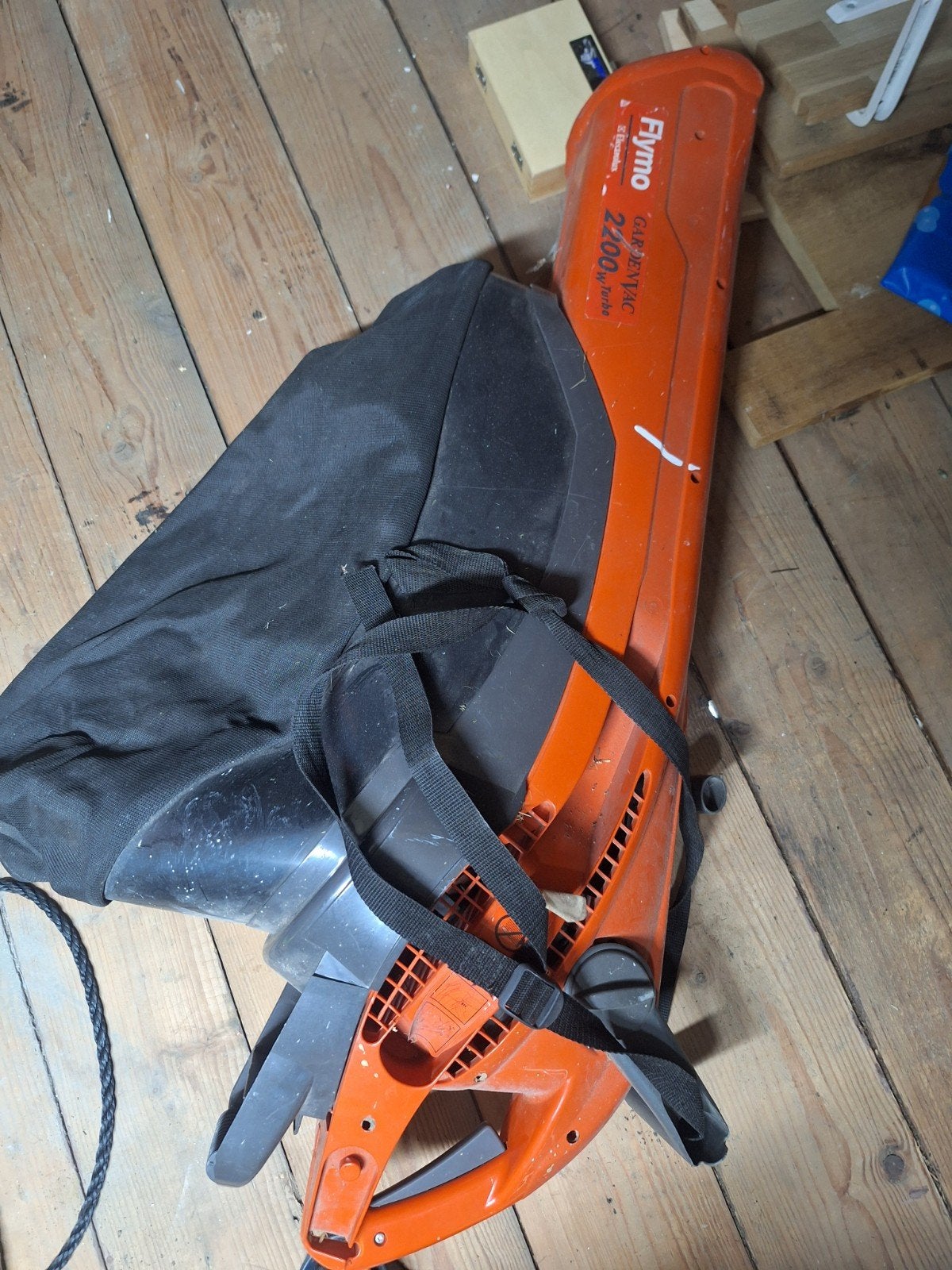 Flymo GardenVac 2200W Turbo Bladblazer/Bladzuiger, Ophalen, Gebruikt, Met opvangzak, Handgedragen
