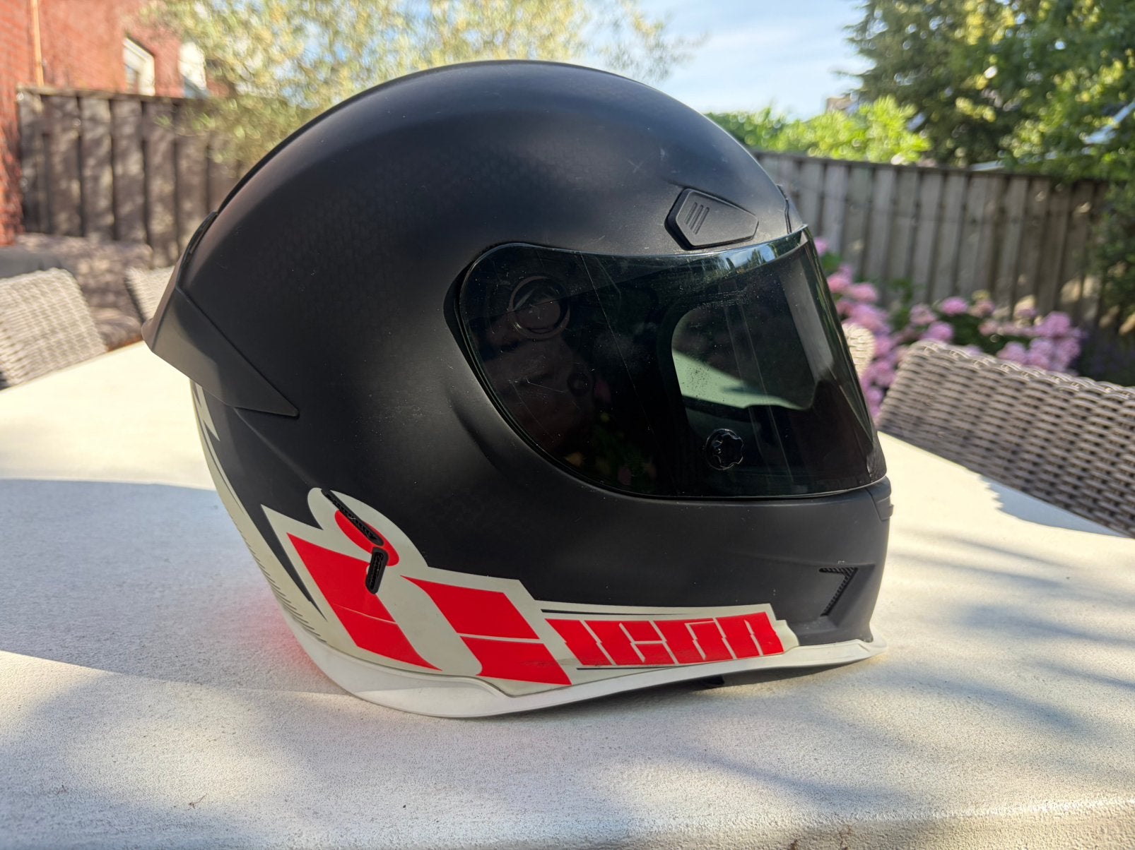 Icon Airframe Pro carbon helm, Motoren, Overige merken, M, Heren, Ophalen of Verzenden