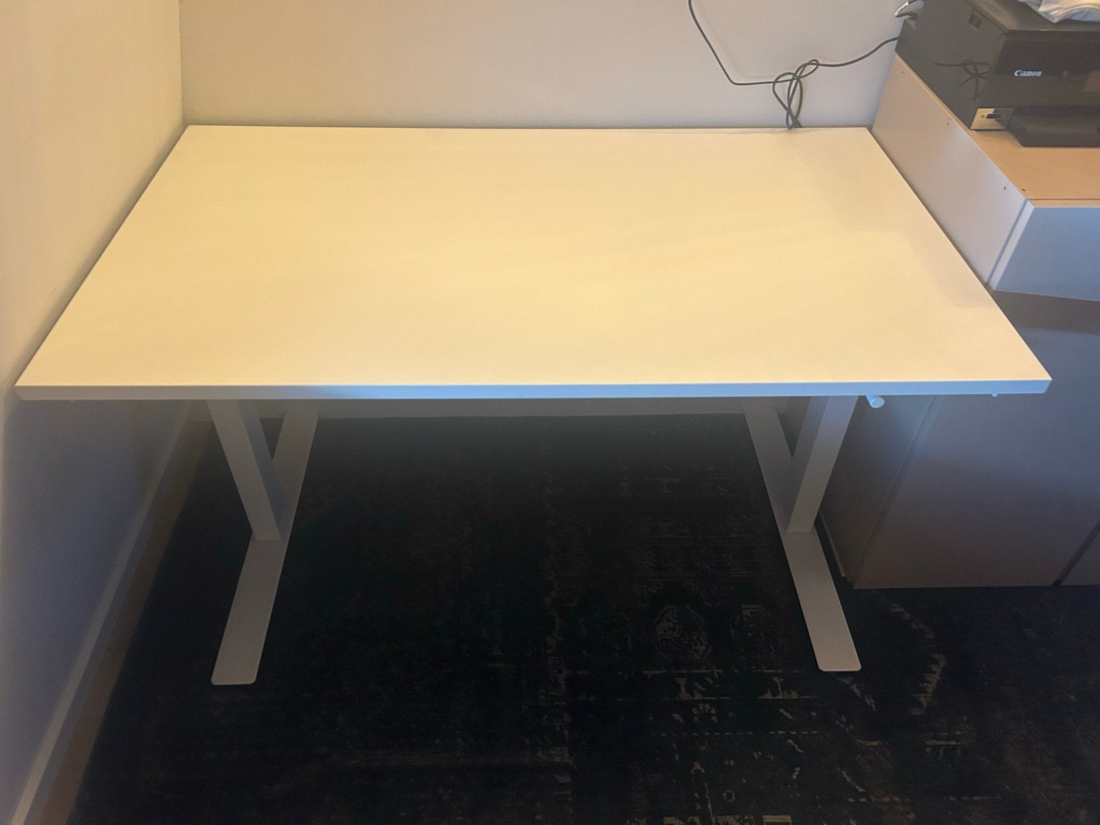 IKEA Skarsta in hoogte verstelbaar bureau - Z.G.A.N., Ophalen, Zit-sta bureau, In hoogte verstelbaar, Zo goed als nieuw