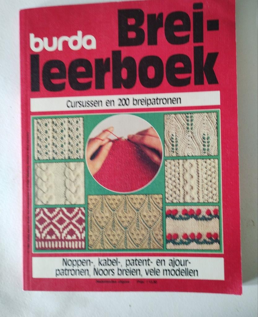 Burda Breileerboek: Cursussen en 200 Breipatronen, Ophalen of Verzenden, Gebruikt, Breien, Patroon of Boek