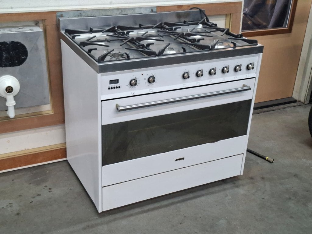Smeg 90 cm gasfornuis met oven + bijpassende afzuigkap, Witgoed en Apparatuur, Fornuizen, Ophalen, Gebruikt, Minder dan 85 cm