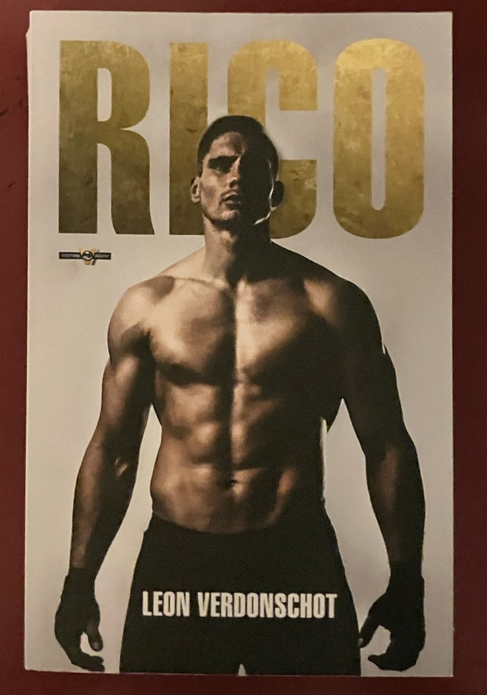 Rico Verhoeven biografie door Leon Verdonschot, Ophalen of Verzenden, Zo goed als nieuw, Nederland
