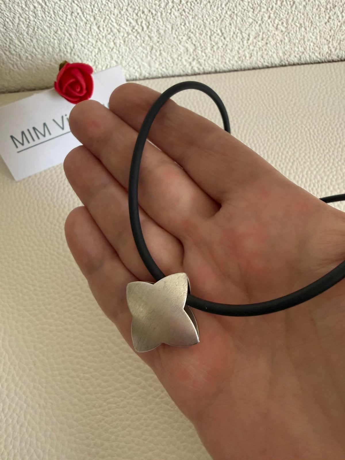 H249/Prachtige geborstelde Zilveren /zwarte ketting, Sieraden, Tassen en Uiterlijk, Gebruikt, Verzenden, Zwart, X