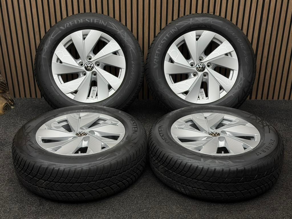 DEMO! Originele 17 inch VW Tiguan Bari 5x112 ET40 Vredestein, Auto-onderdelen, Banden en Velgen, Ophalen, 215 mm, ., Banden en Velgen