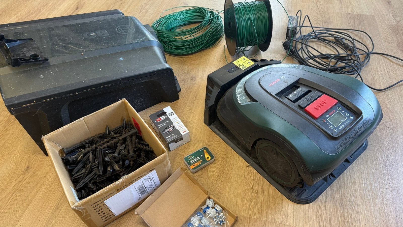 Bosch Indego S+ 500 Robotmaaier - Complete set met extra's, Ophalen, Gebruikt, 20 tot 25 cm, Bestuurbaar via app