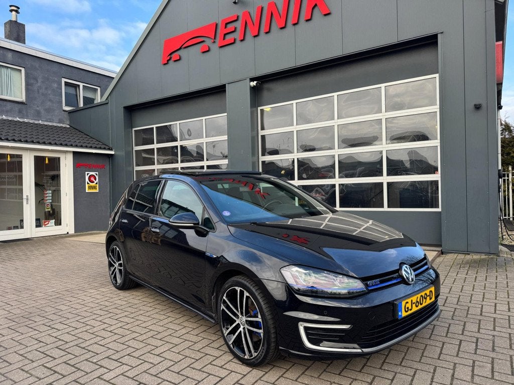 Volkswagen Golf 1.4 TSI GTE / Pano / DAB / Navi Pro / Trekha, 8 kWh, Gebruikt, 4 cilinders, 150 pk