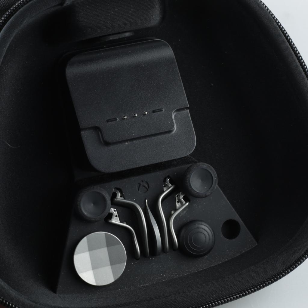 Xbox Elite Wireless Controller Series 2 - Complete Component, Microsoft, Zo goed als nieuw, Support@microsoft.com, Microsoft Corporation
One Microsoft Way
Redmond, WA 98052-6399
USA