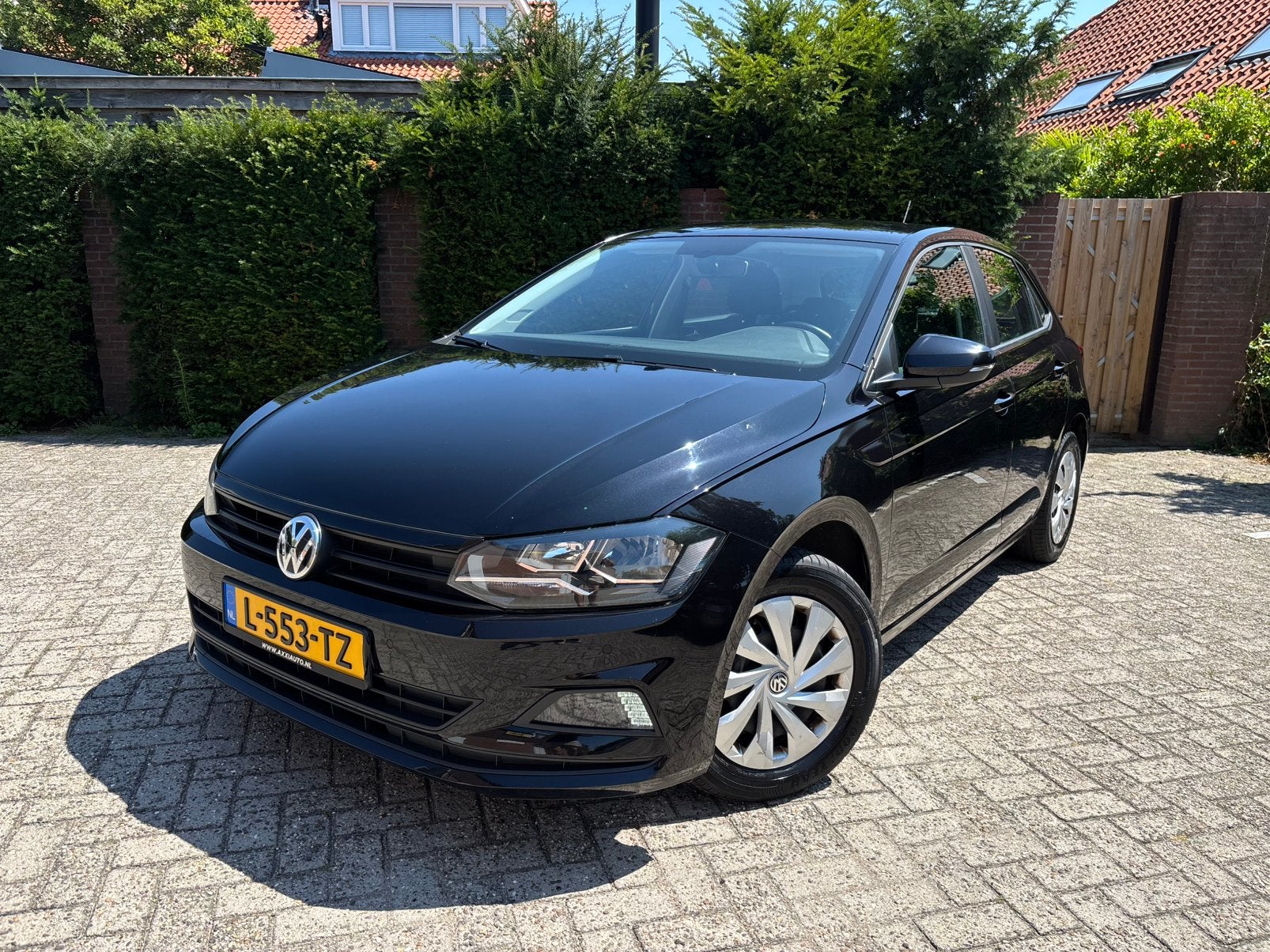 Volkswagen Polo 1.0 MPI 75pk 2018 Zwart, 1005 kg, Stof, Zwart, Zwart