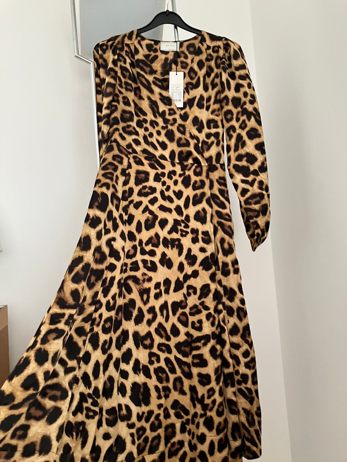 Neo Noir jurk xs/s, Beige, Nieuw, Ophalen of Verzenden, Knielengte