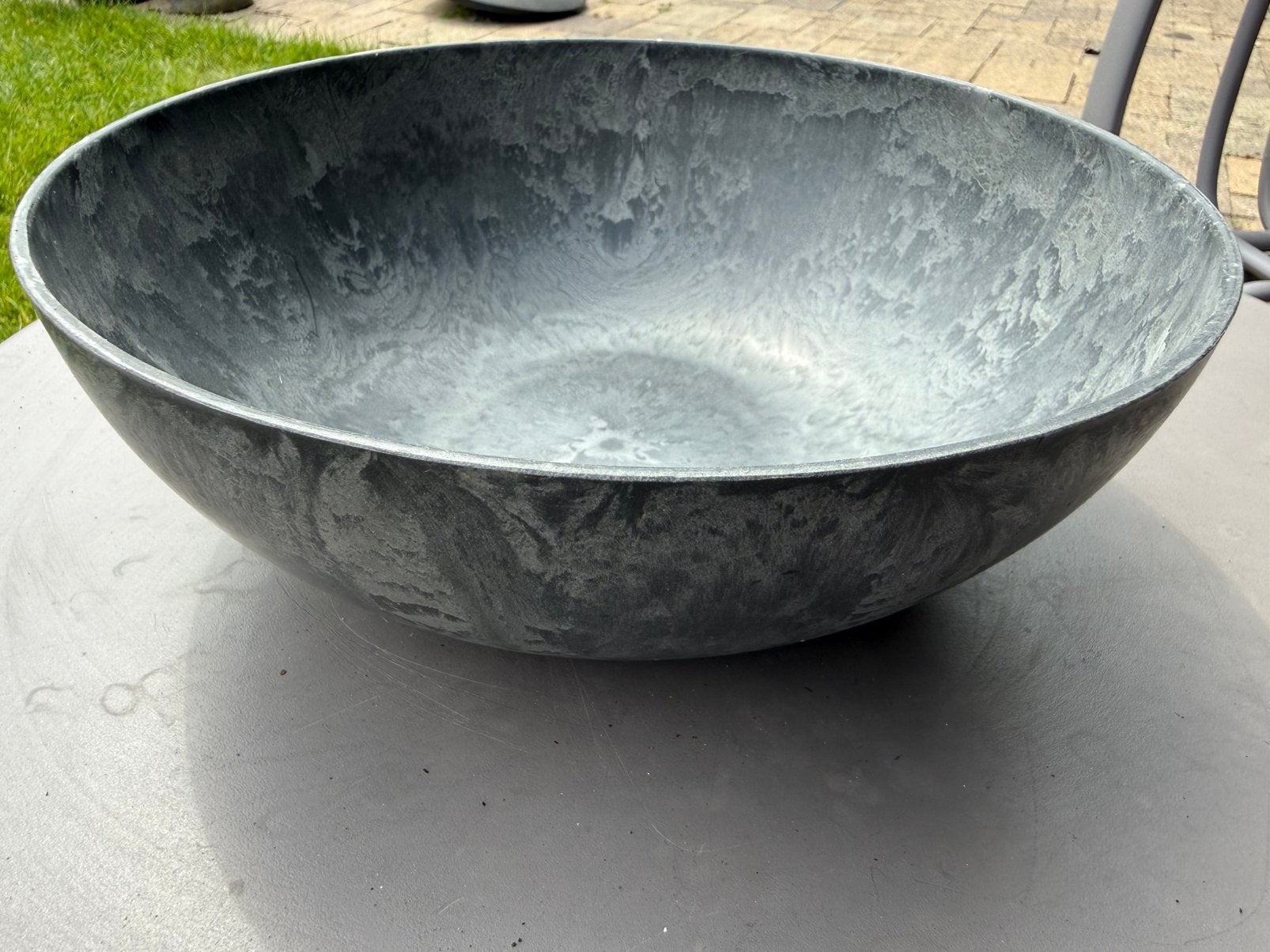 Kunststof plantenschaal met een grijze gemarmerde look, Tuin en Terras, Kunststof, Gebruikt, Minder dan 30 cm, Minder dan 60 cm