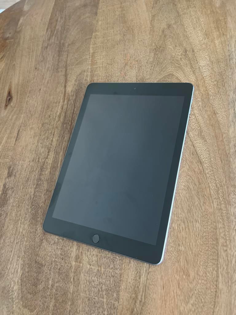 Apple iPad (6e generatie), 32 GB, Apple iPad, Zo goed als nieuw, Wi-Fi