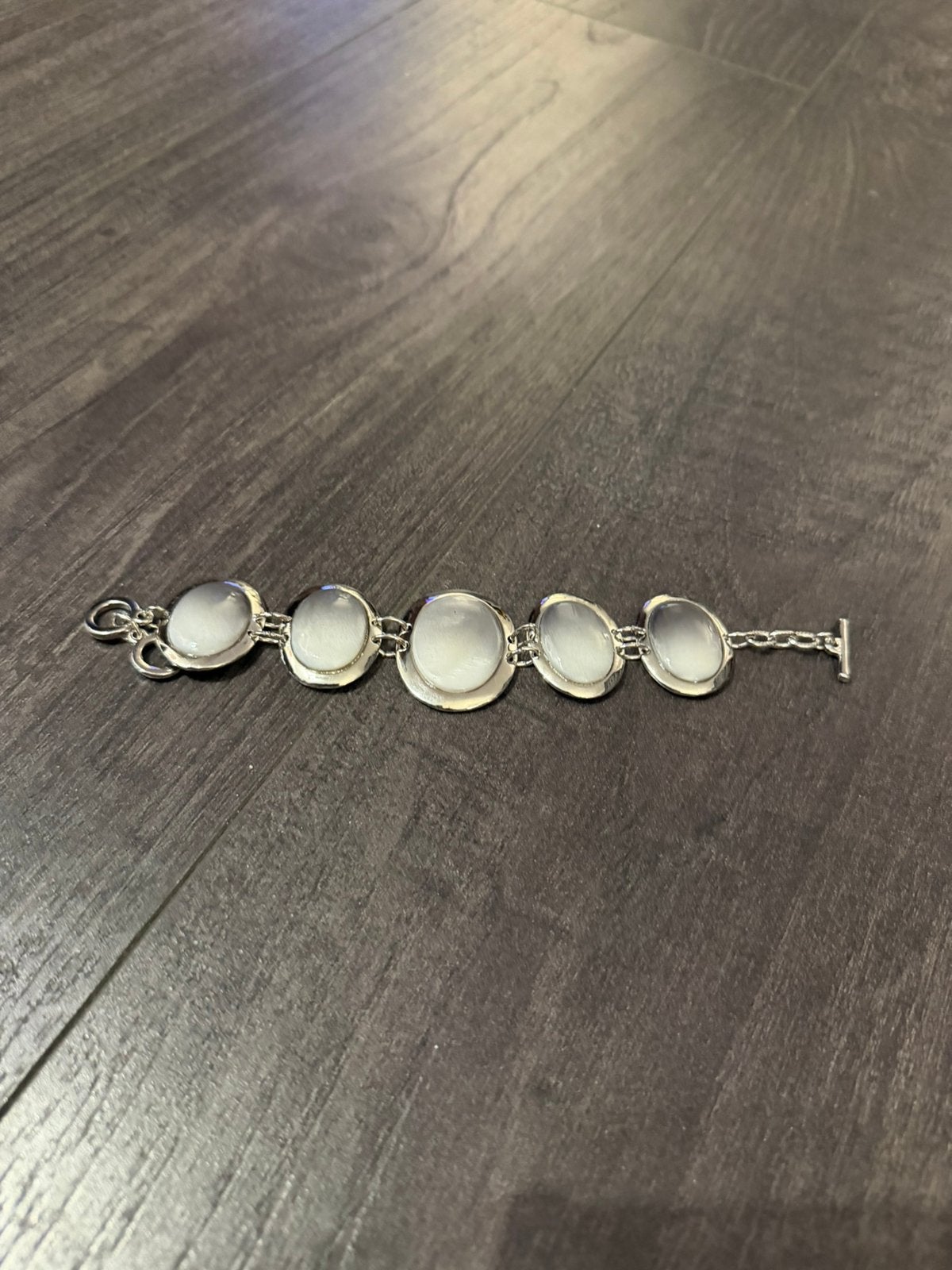 Partij 6 stuks mooie luxe armbanden grijs A1/4, Ophalen of Verzenden, Nieuw, Overige materialen