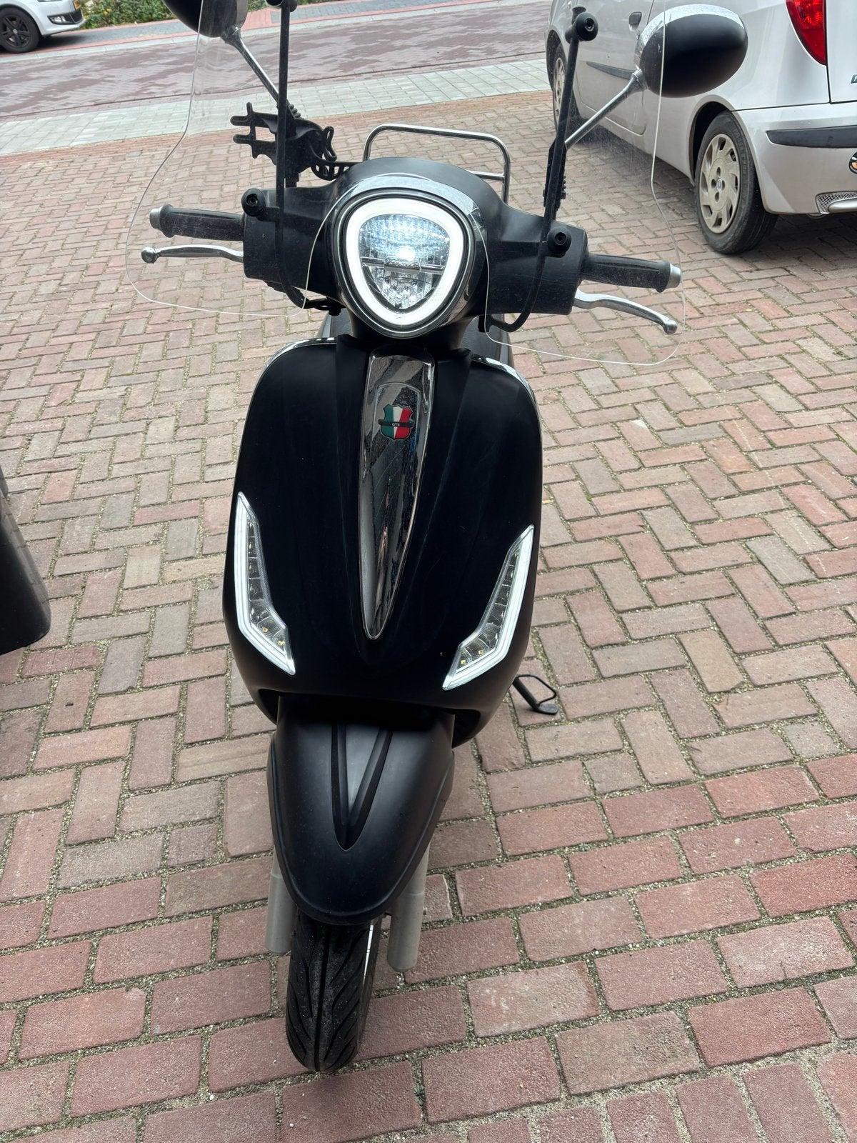 GTS Bravo Scooter - 2022, Dealer Onderhouden, 3000 km, Ophalen, Zo goed als nieuw, Benzine, Overige merken