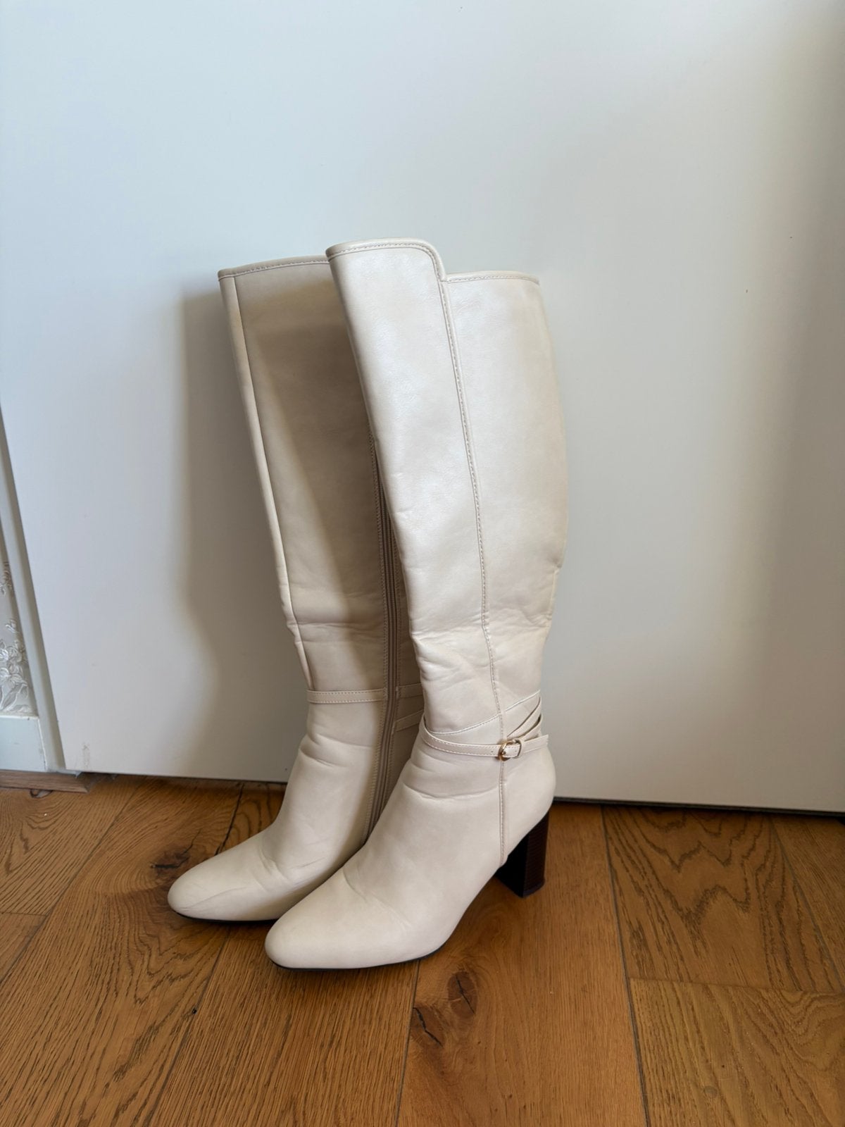 Gebroken witte laarzen maar 41, Kleding | Dames, Ophalen of Verzenden, Zo goed als nieuw, Wit, Hoge laarzen